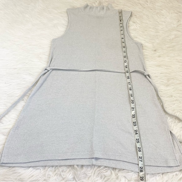 TOPSHOP Light Gray Glittery Sleeveless Long Blouse - Picture 4 of 5